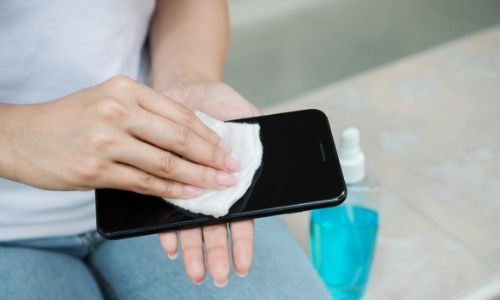 This is why you need to clean your mobile phone alcohol spray